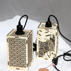 Lampe Baladeuse En Bois Joliment Ajouré - Découpe Laser