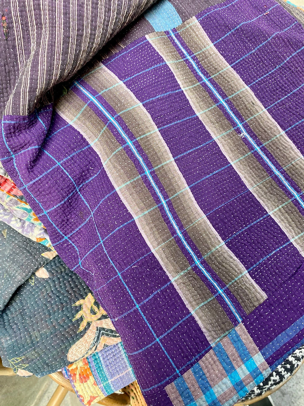 Kantha Indien Vintage QuiltĂ© Du Rajasthan - Longhi Violet Et Bleu â Image 4