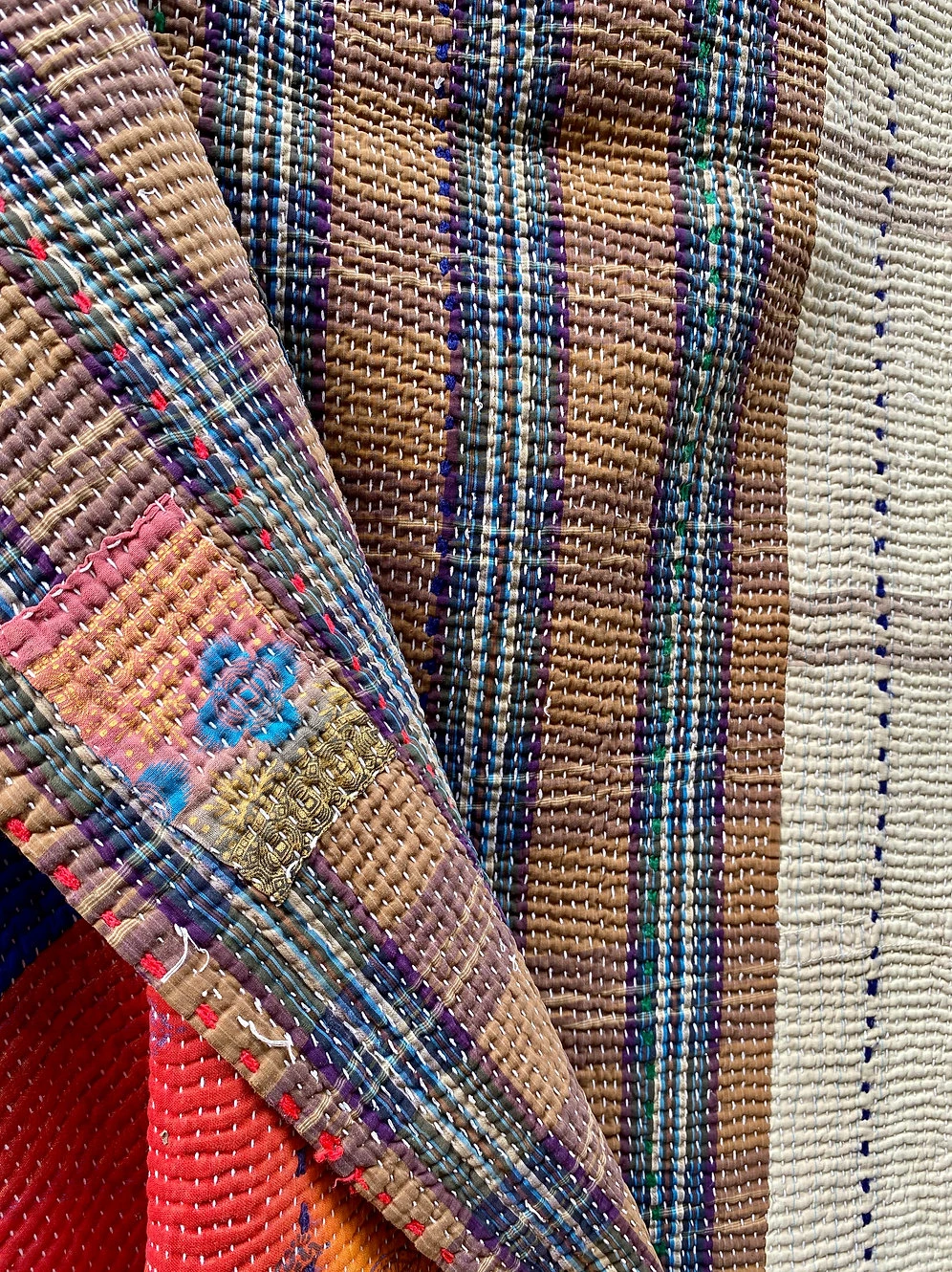 Kantha Indien Vintage Quilté Du Rajasthan - Tons Chauds Et Petits Carreaux – Image 4