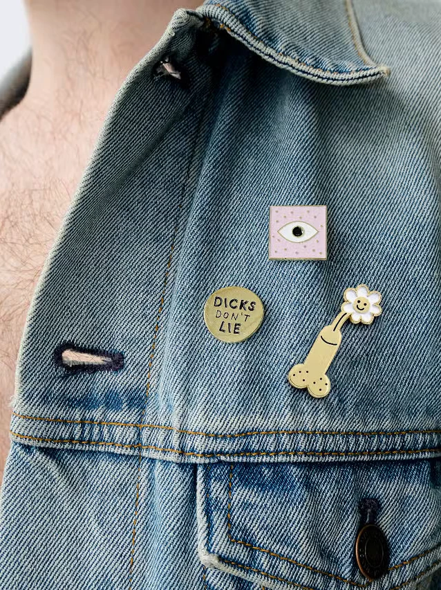 Broche Pin's Serpent Bleu Coquin - Dicks Don't Lies – Image 3