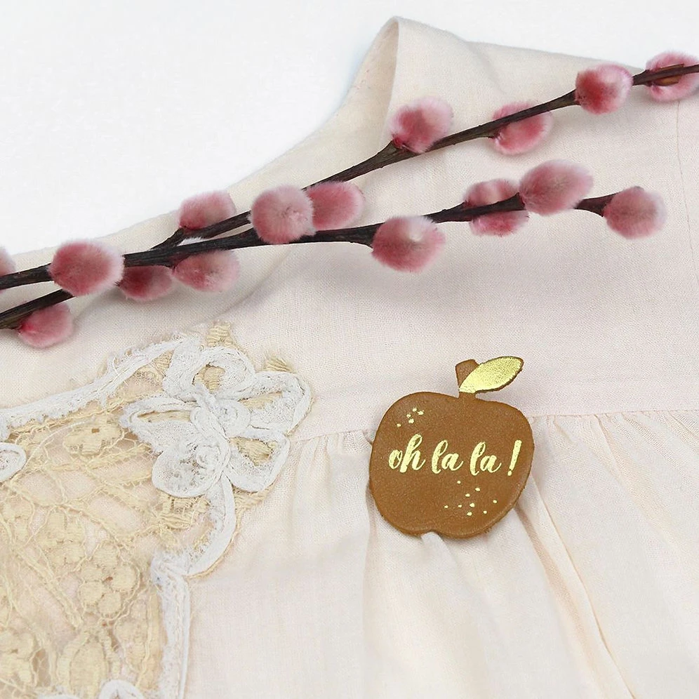 Broche En Cuir Pomme - Barnabé Aime Le Café